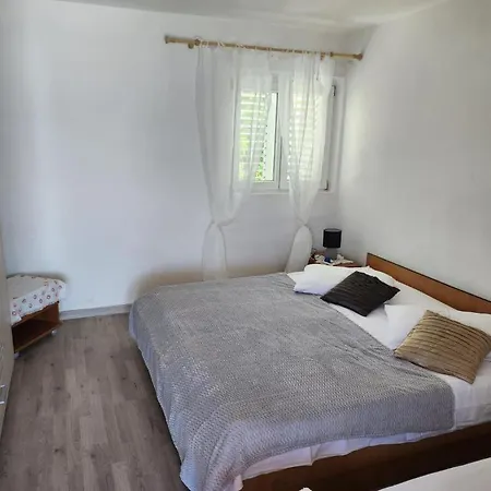 Zorka * Podstrana