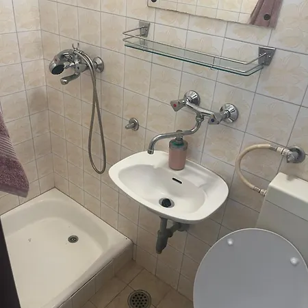 Zorka Podstrana